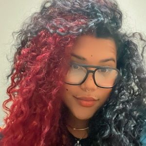 Meet your Posher, Yessenia